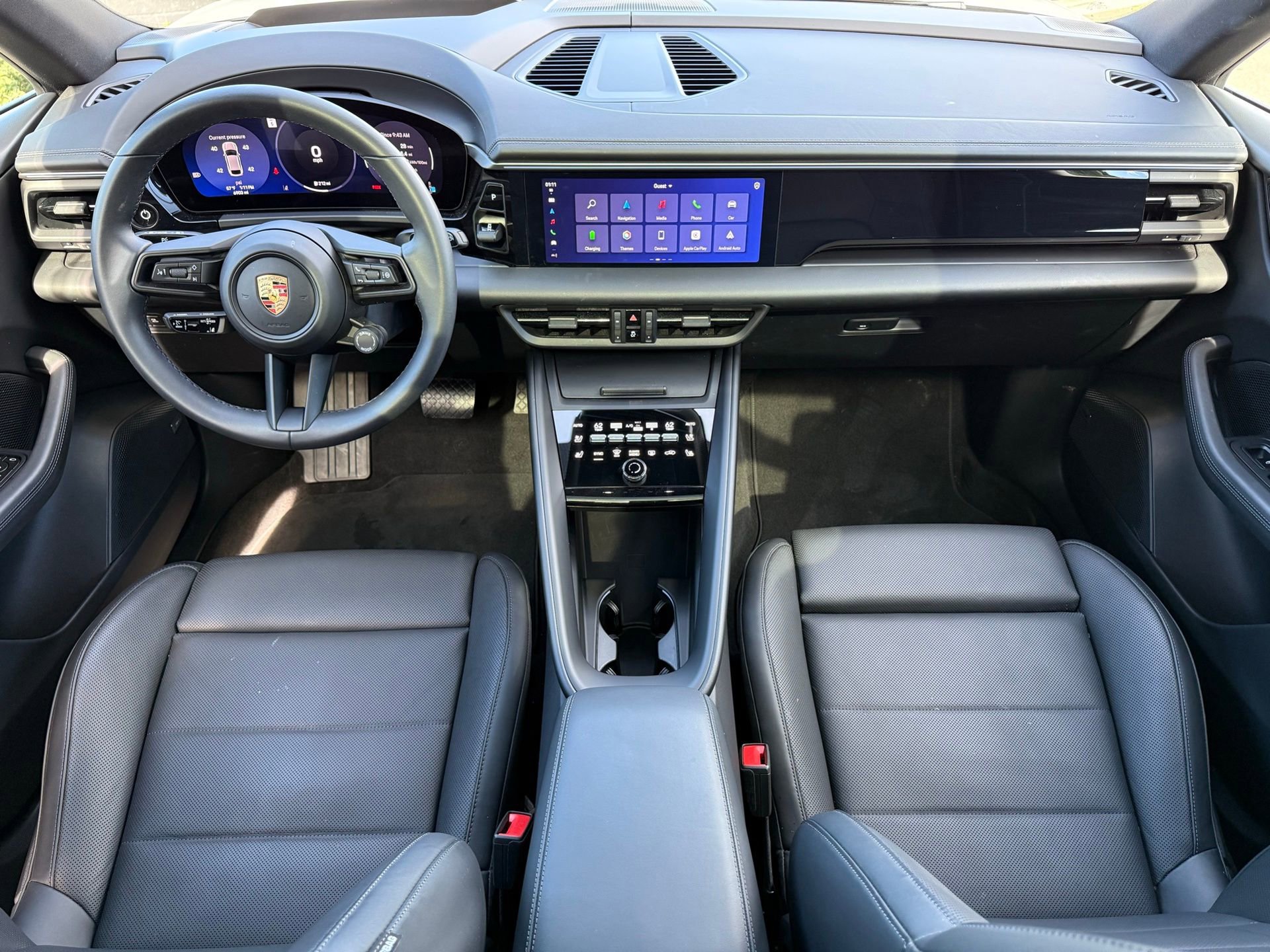 Used 2025 Porsche Macan 4 Electric image 14