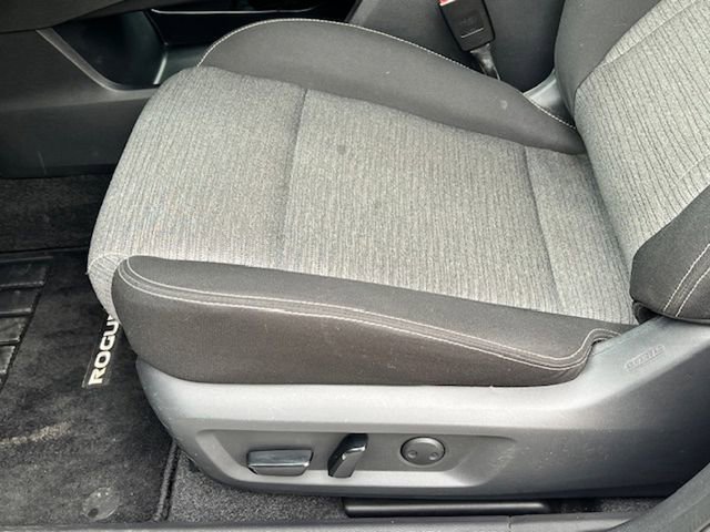 Used 2022 Nissan Rogue SV image 35