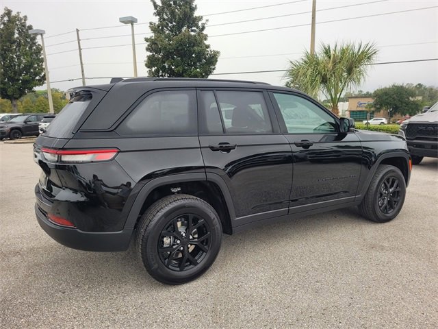 New 2025 Jeep Grand Cherokee Altitude image 14