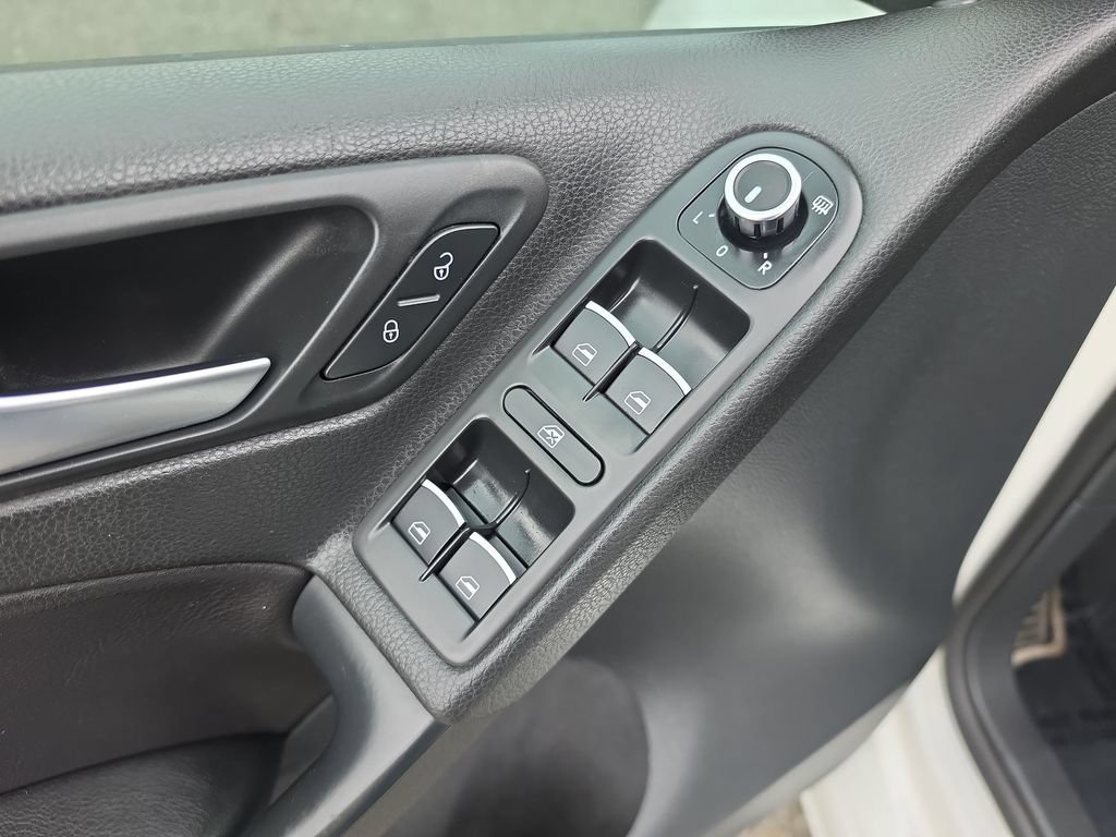 Used 2013 Volkswagen Golf R 4-Door AWD/4WD image 26
