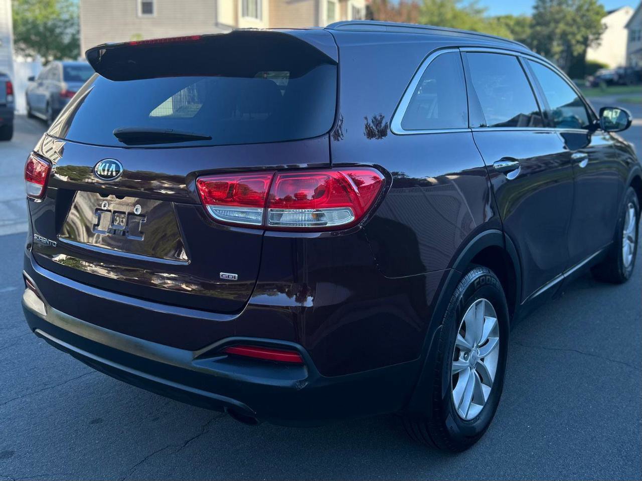 Used 2018 Kia Sorento FWD image 7