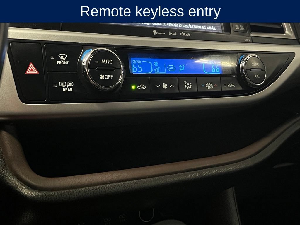 Used 2018 Toyota Highlander XLE AWD/4WD image 11