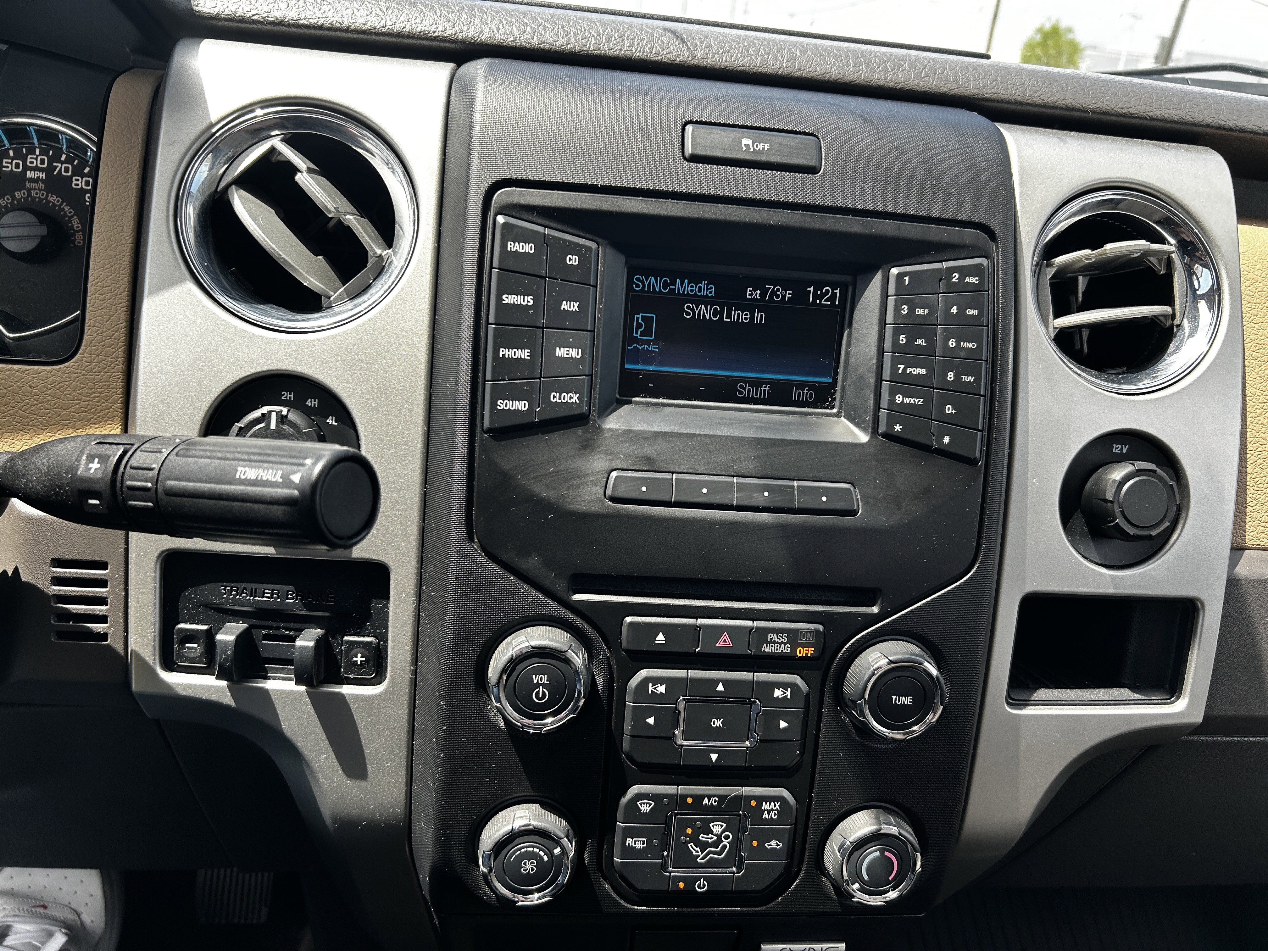 Used 2014 Ford F150 XLT w/ Equipment Group 302A Luxury AWD/4WD image 15
