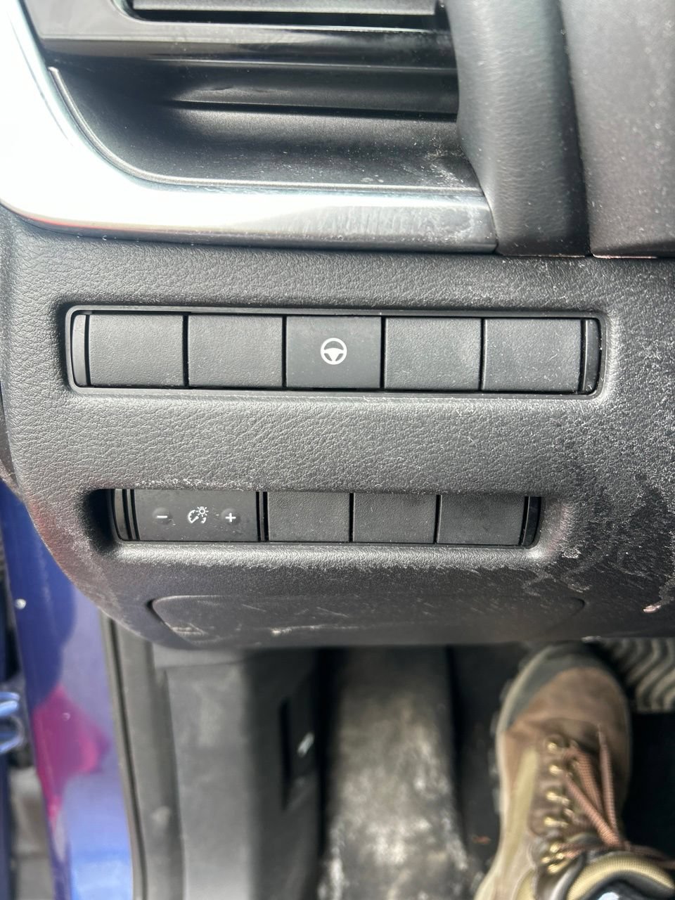Used 2021 Nissan Rogue SV FWD image 27