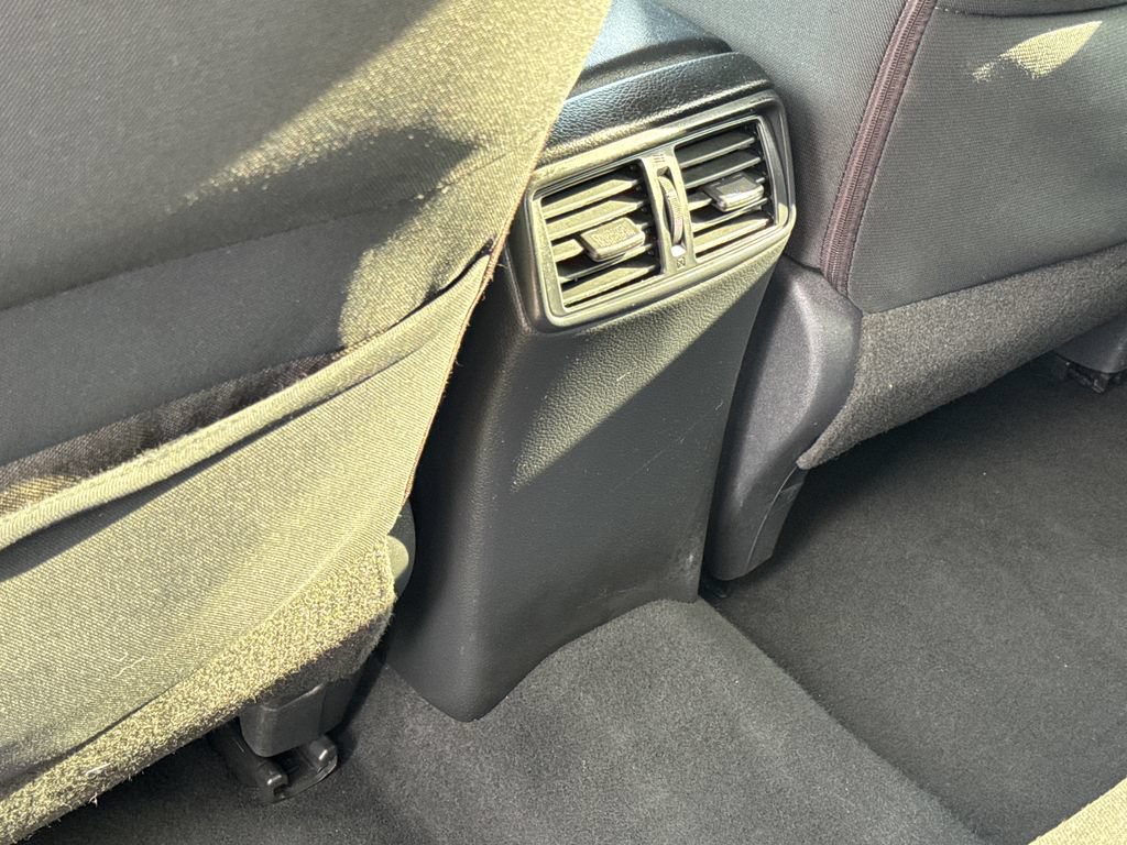 Used 2018 Nissan Rogue SV AWD/4WD image 37