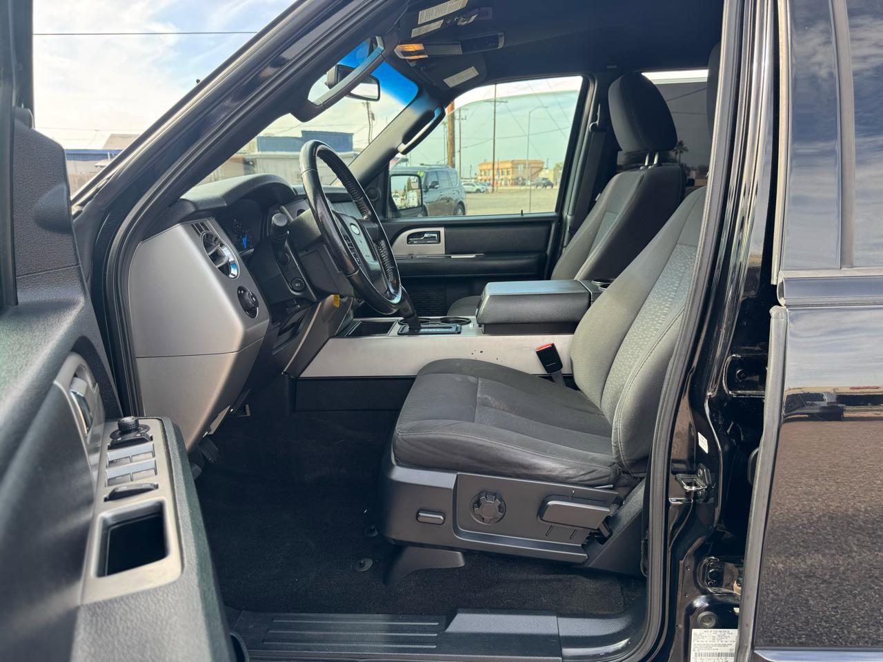 Used 2016 Ford Expedition EL XLT image 27