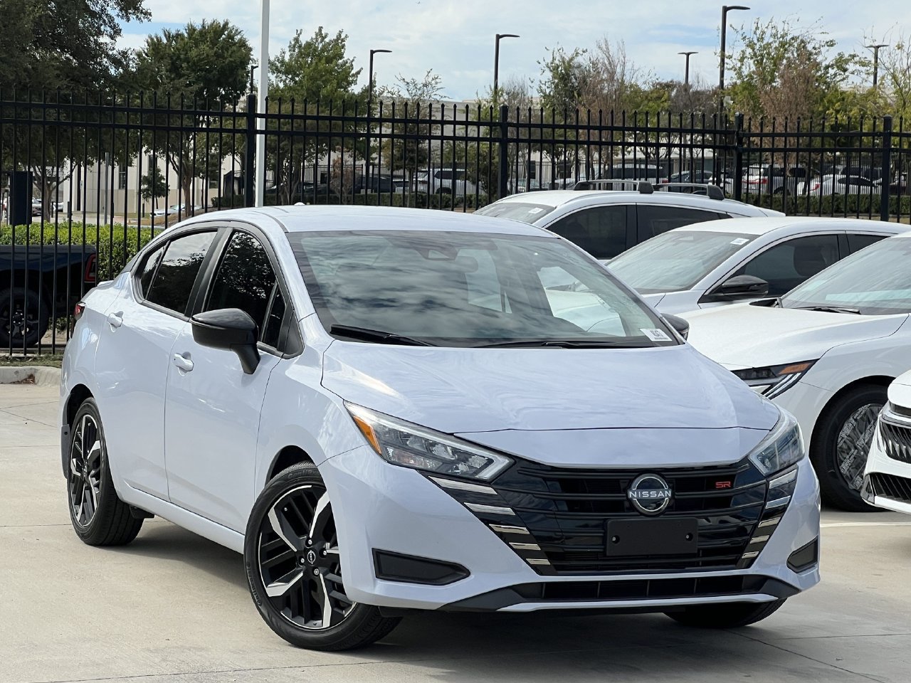 Used 2025 Nissan Versa SR w/ Trunk Package FWD image 2