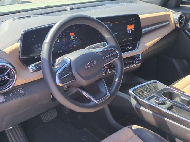 Used 2025 Chevrolet Equinox ACTIV image 9