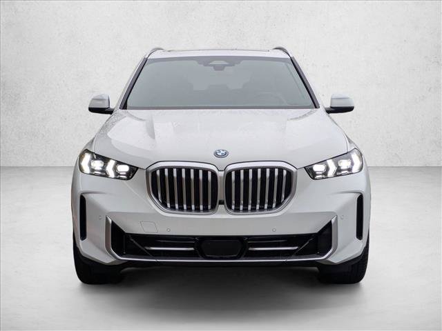 Used 2026 BMW X5 xDrive50e w/ Climate Comfort Package AWD/4WD image 5