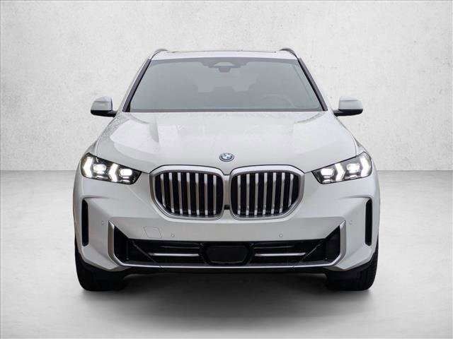 New 2026 BMW X5 xDrive50e w/ Climate Comfort Package AWD/4WD image 5