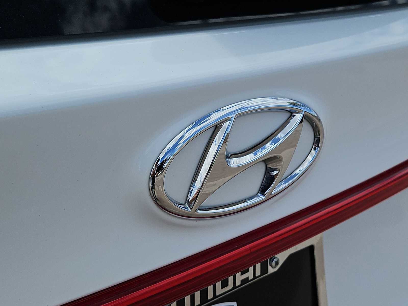 Certified 2022 Hyundai Santa Fe Limited w/ Cargo Package AWD/4WD image 11