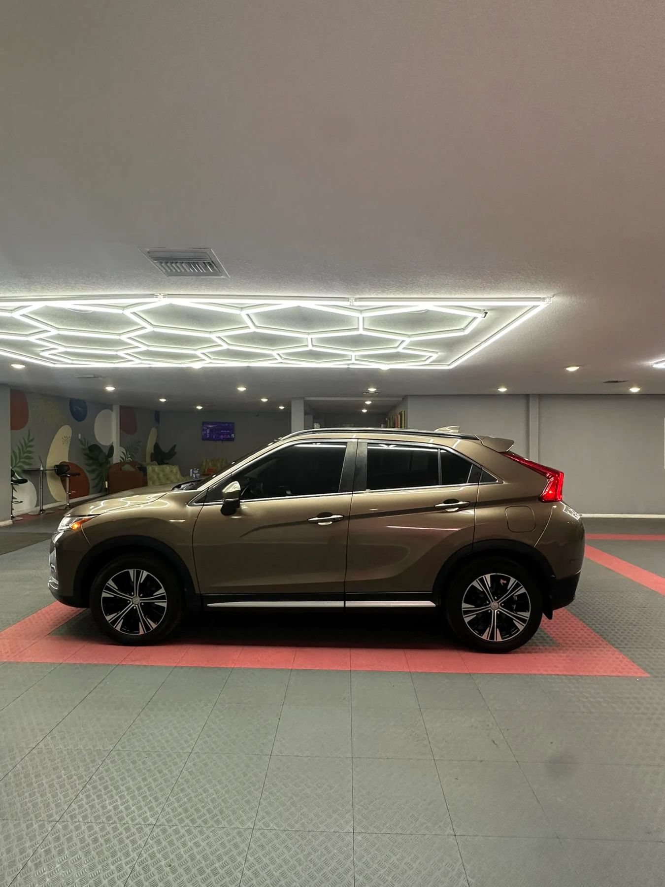 Used 2018 Mitsubishi Eclipse Cross SEL AWD/4WD image 3