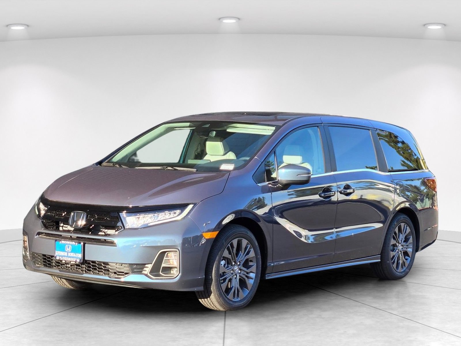 New 2026 Honda Odyssey Touring image 6