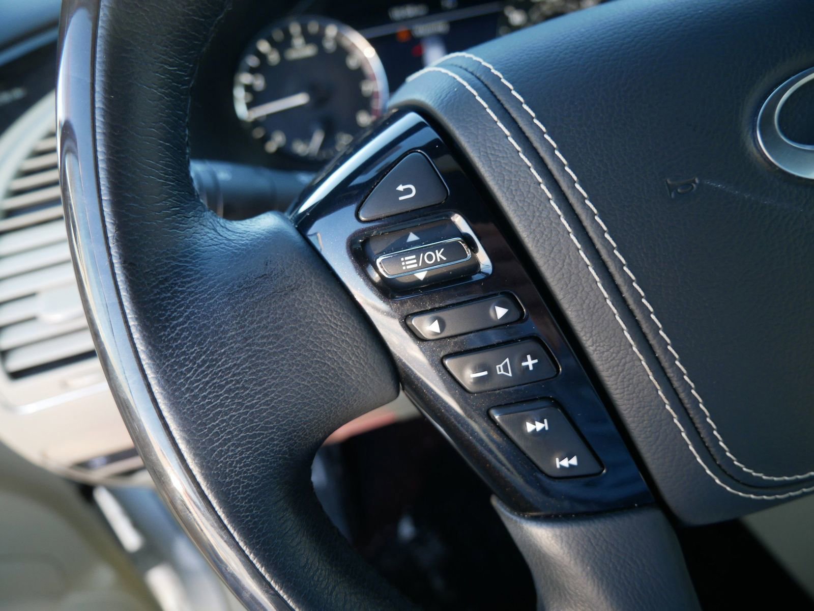 Used 2022 INFINITI QX80 Sensory w/ Cargo Package image 25