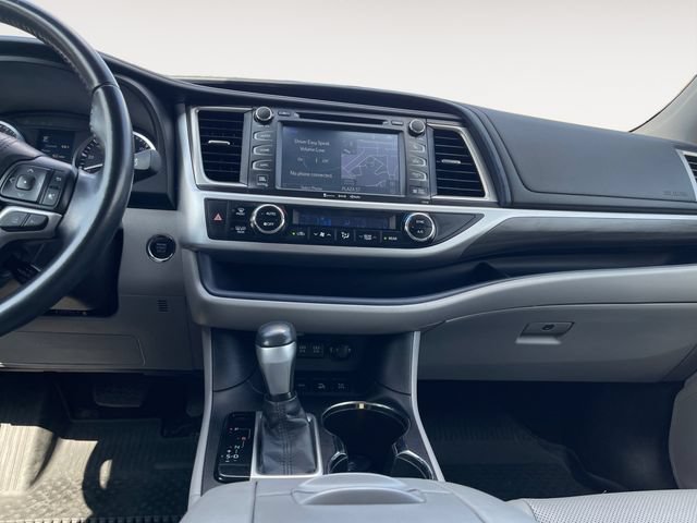 Used 2017 Toyota Highlander Limited w/ Carpet Mat Package AWD/4WD image 11