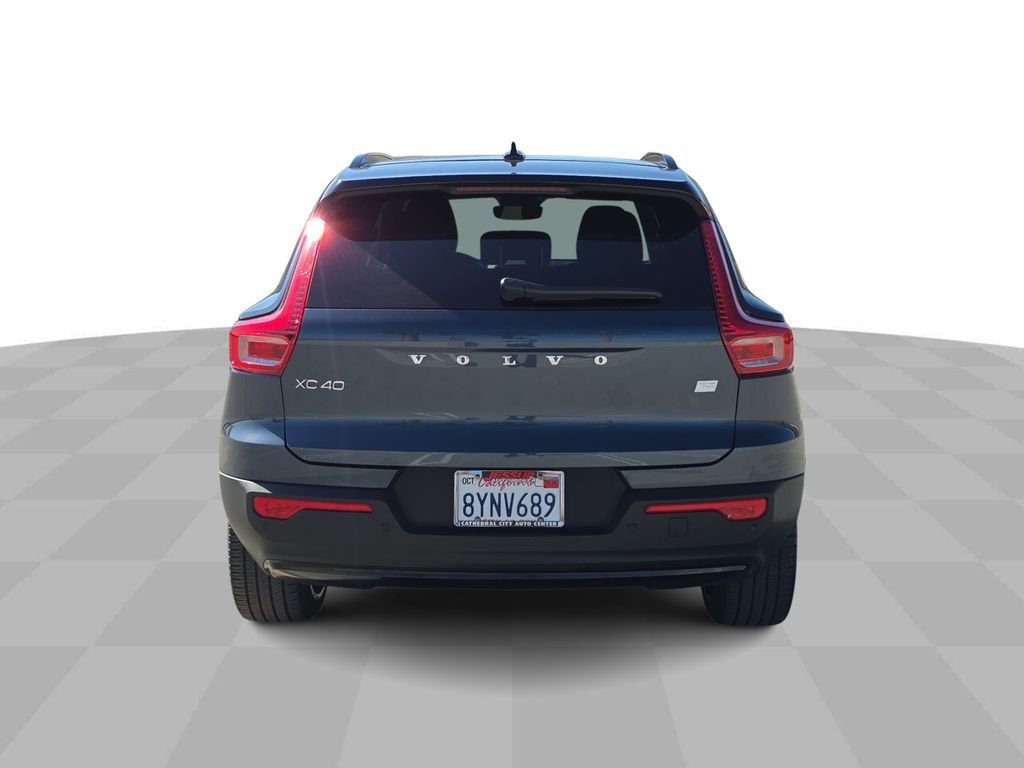 Used 2022 Volvo XC40 P8 Recharge Plus image 7