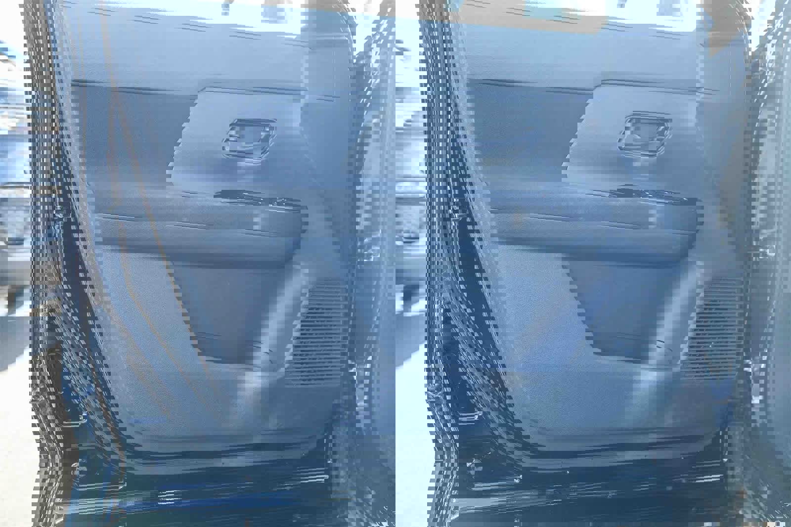 Used 2025 Nissan Kicks S w/ Charging Package image 19