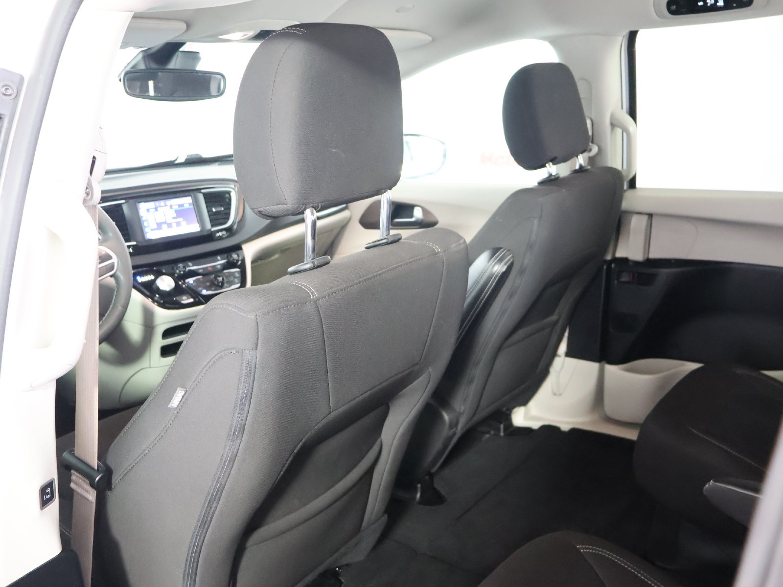 Used 2023 Chrysler Voyager LX FWD image 43