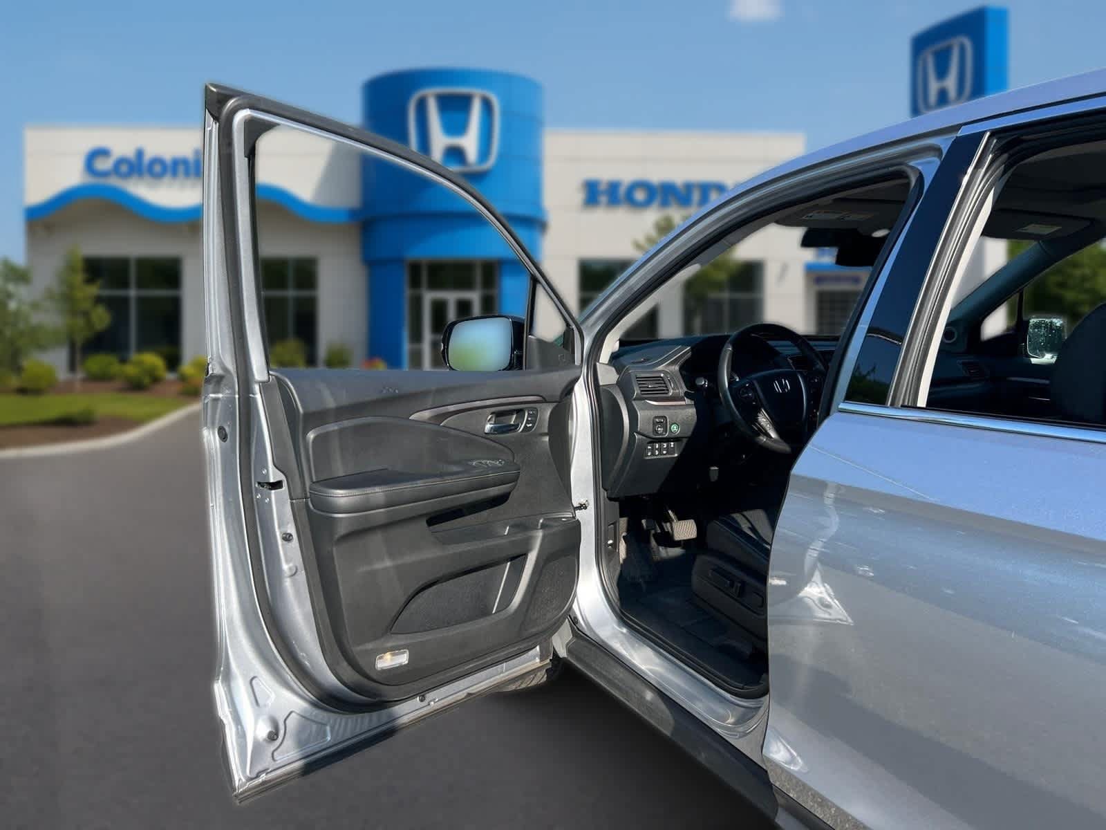 Used 2023 Honda Ridgeline RTL-E image 16