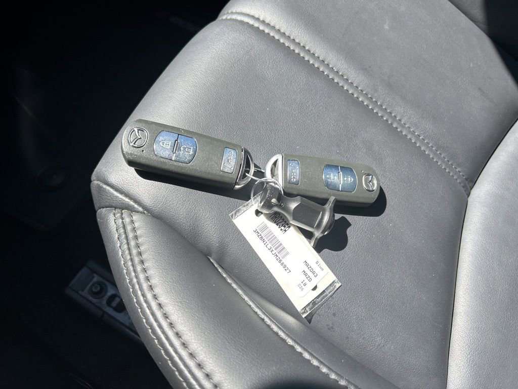 Used 2018 MAZDA MAZDA3 Touring FWD image 16