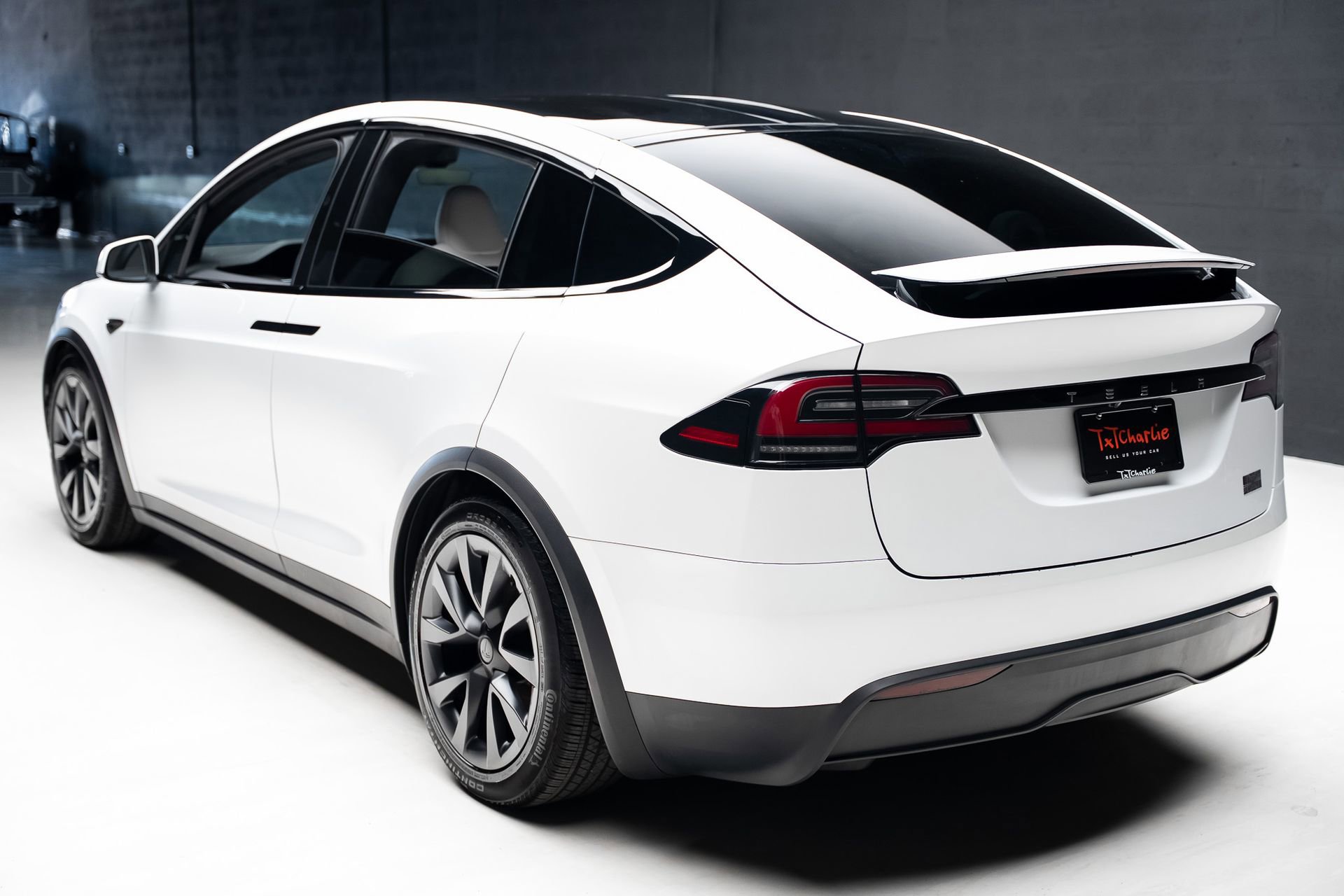 Used 2023 Tesla Model X Plaid image 23