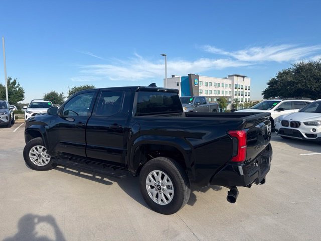 Used 2025 Toyota Tacoma SR5 AWD/4WD image 4