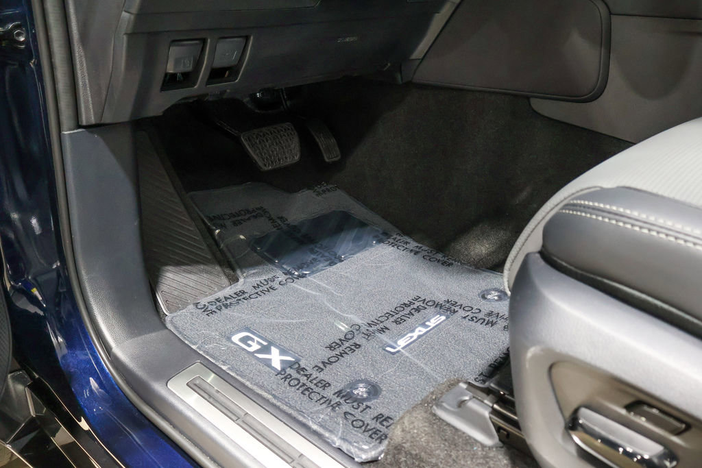 Used 2026 Lexus GX 550 AWD/4WD image 35