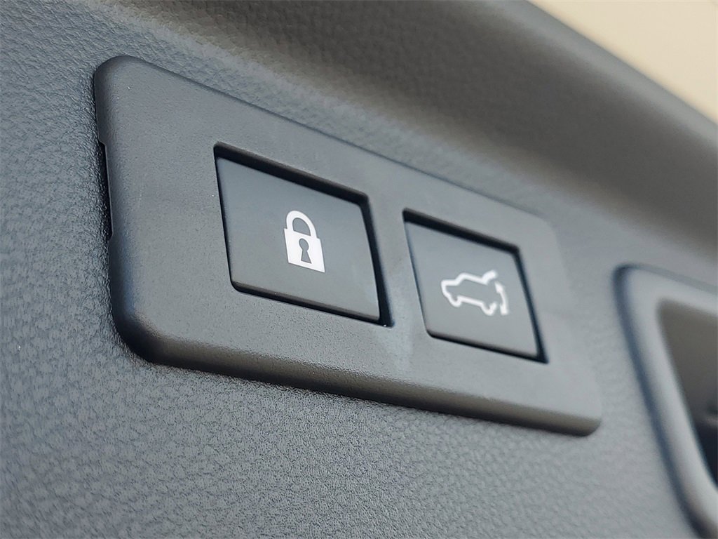 Used 2022 Subaru Forester Touring image 10