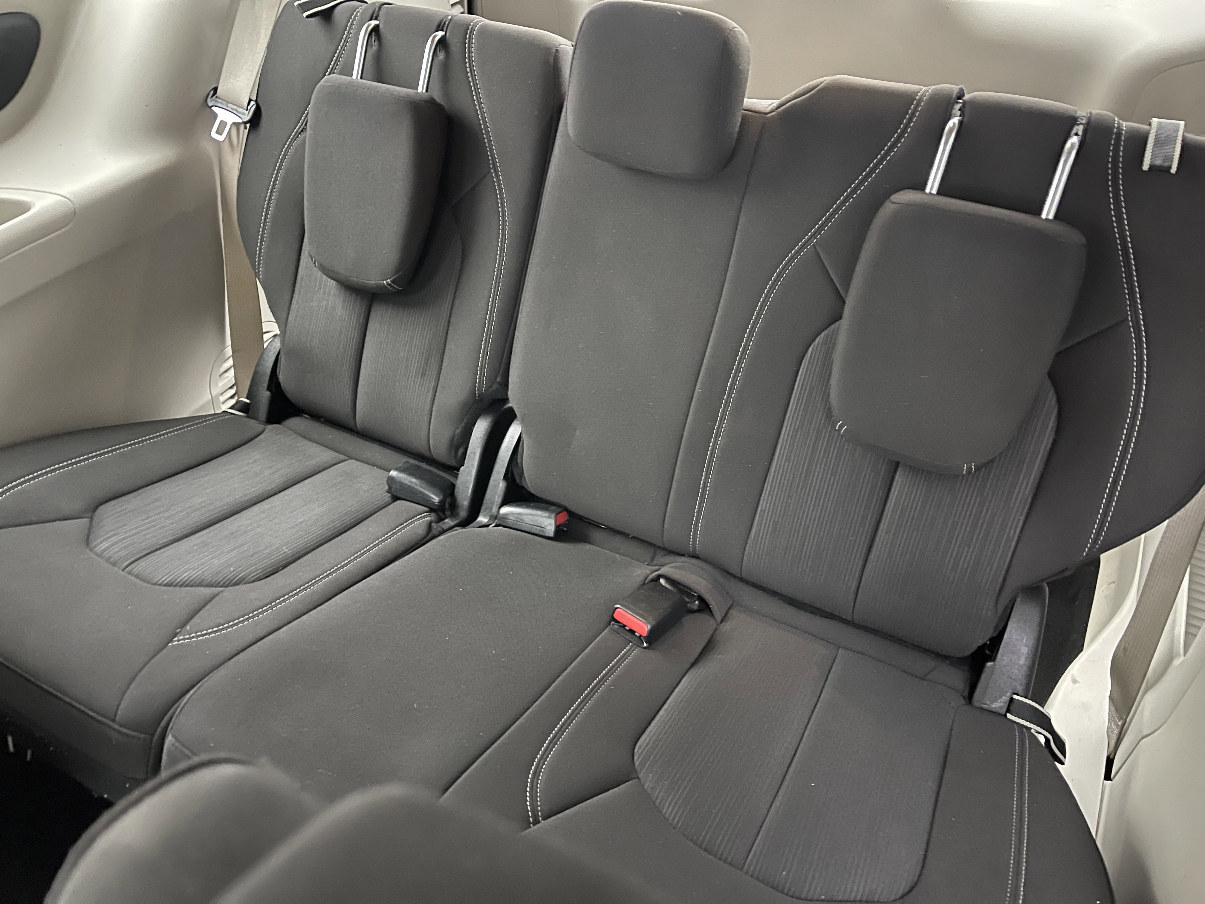 Used 2023 Chrysler Voyager LX image 13