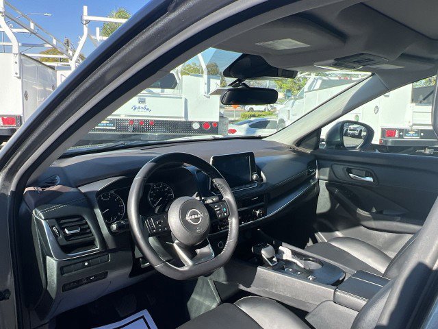 Used 2023 Nissan Rogue SV w/ SV Premium B Package image 10