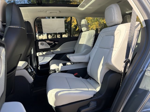 New 2027 Lincoln Aviator Reserve AWD/4WD image 23