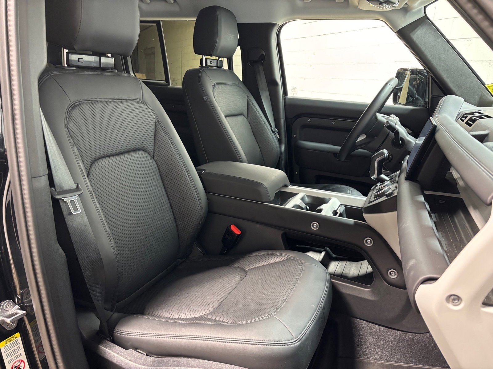 Used 2025 Land Rover Defender 110 S AWD/4WD image 32