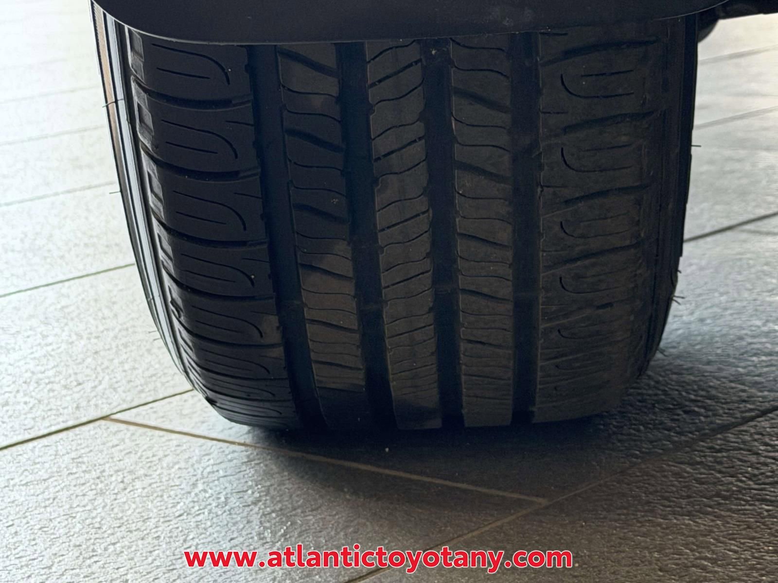 Used 2022 Toyota Highlander XLE AWD/4WD image 38