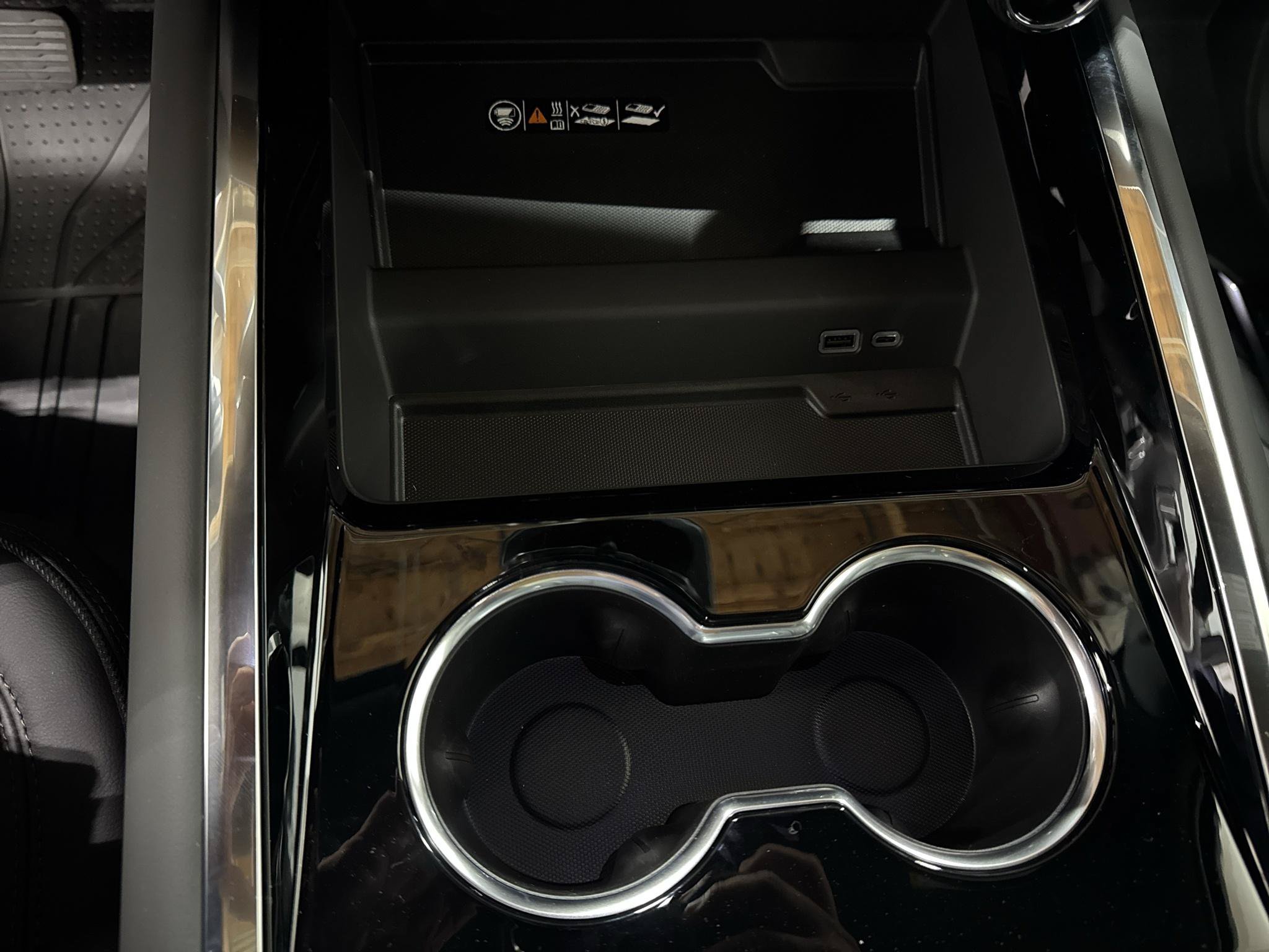 New 2027 Chevrolet Suburban High Country AWD/4WD image 16