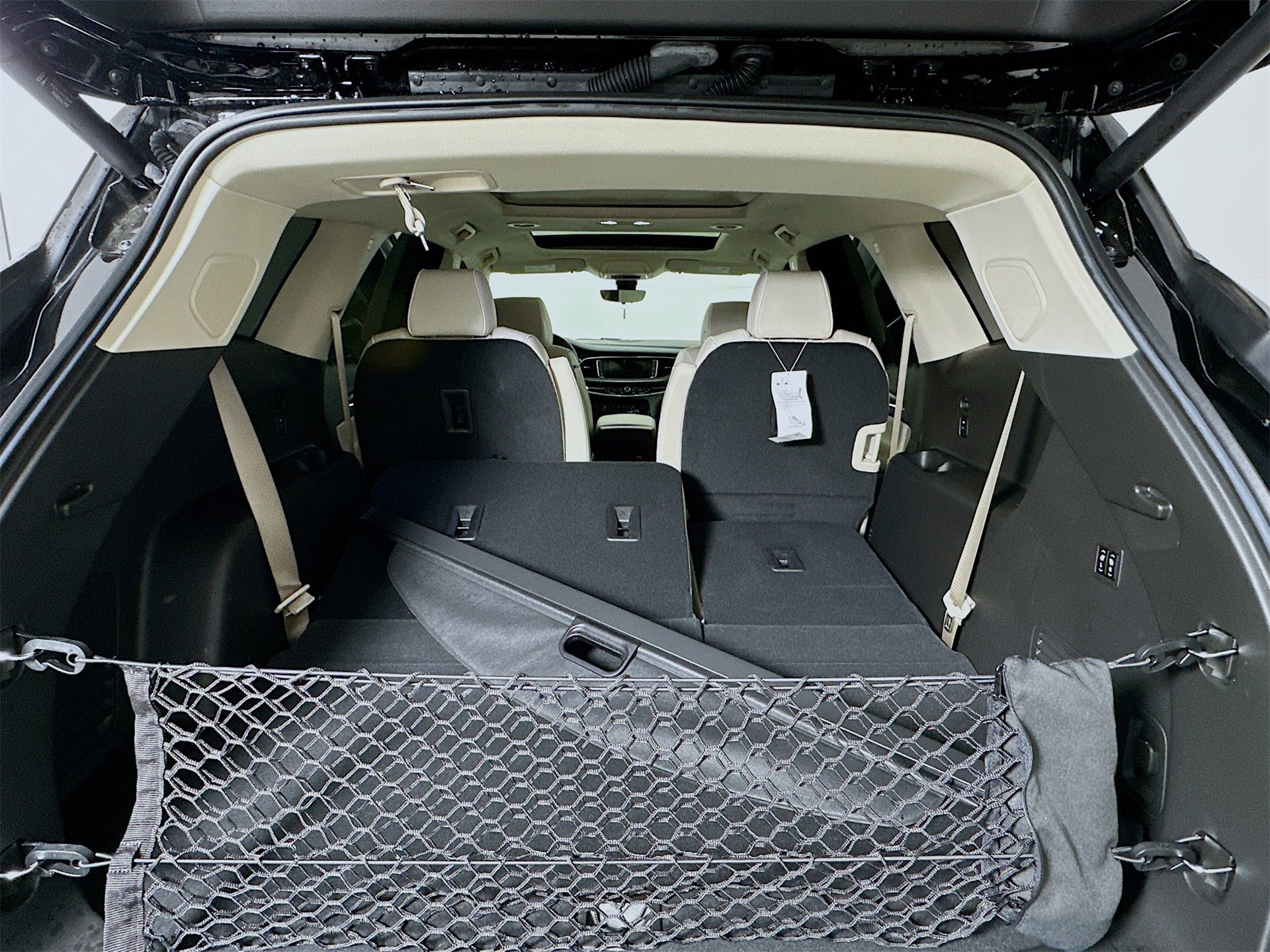 Used 2024 Buick Enclave Avenir w/ Avenir Technology Package image 29