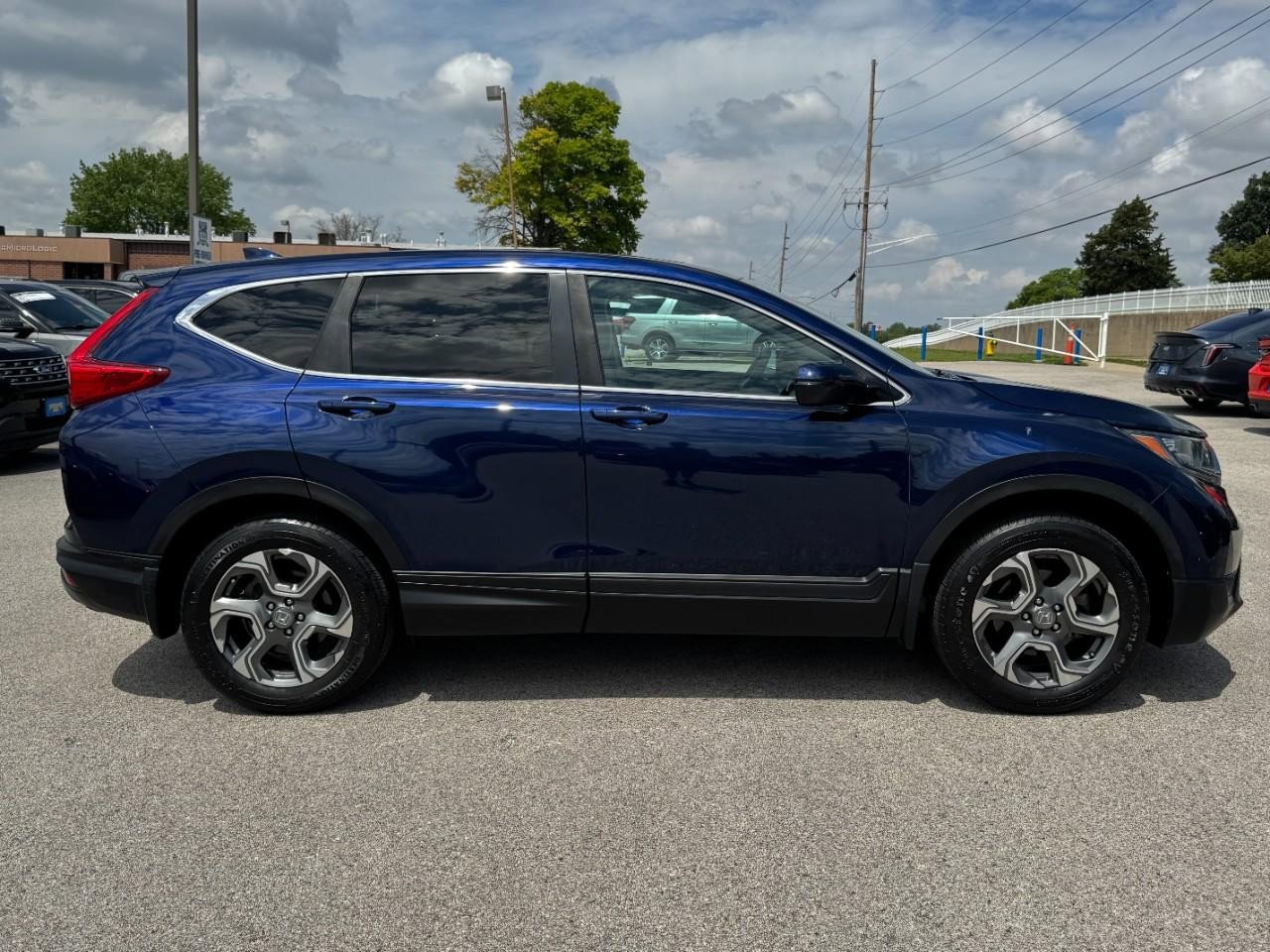 Used 2018 Honda CR-V EX image 2