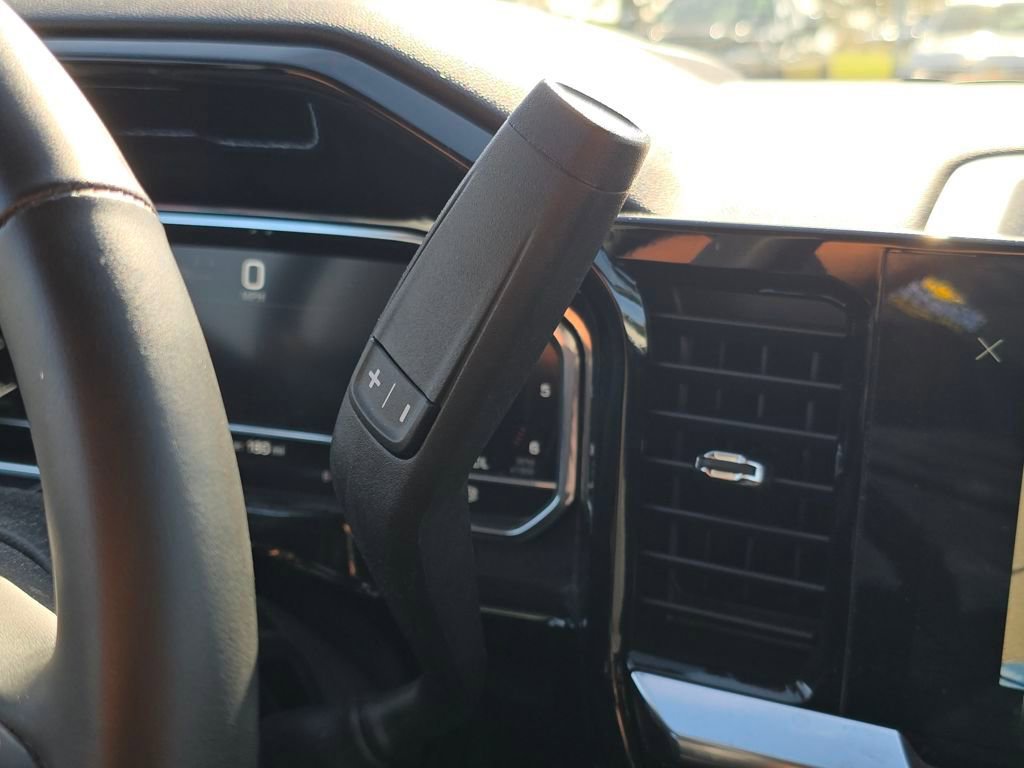 Used 2025 GMC Sierra 1500 SLT image 24