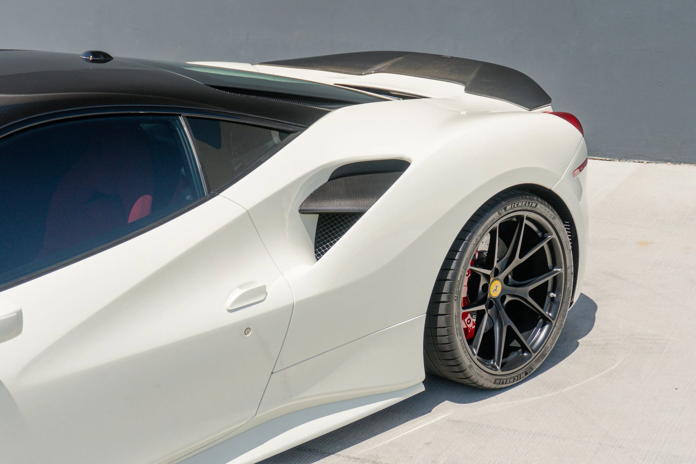 Used 2018 Ferrari 488 GTB RWD image 25