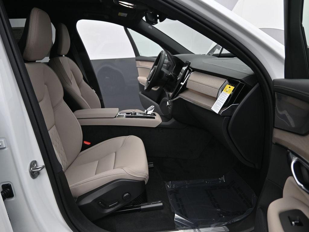 New 2026 Volvo XC90 B6 Plus w/ Protection Package Premier image 15