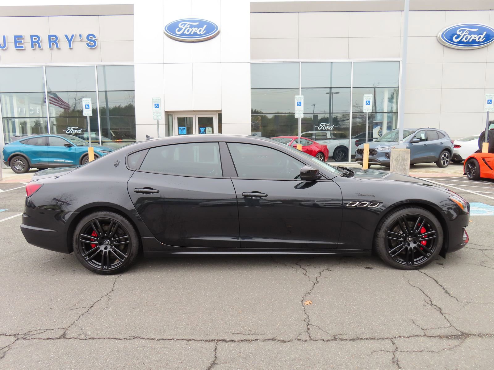 Used 2022 Maserati Quattroporte Modena Q4 image 4