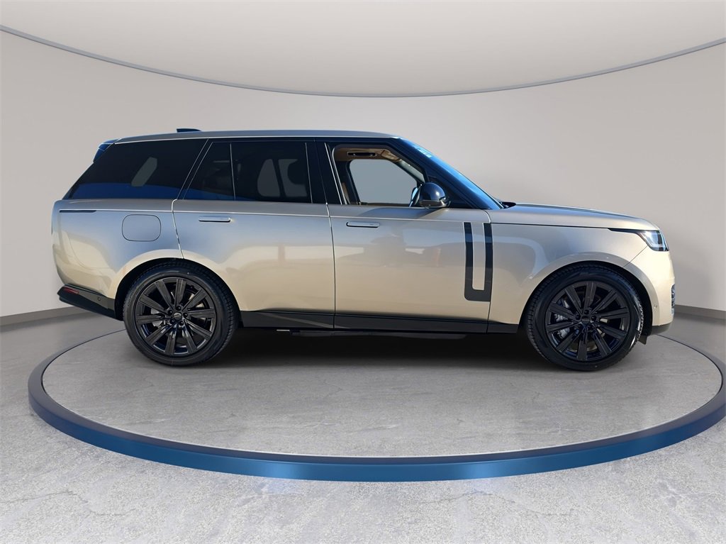 New 2026 Land Rover Range Rover SE image 4