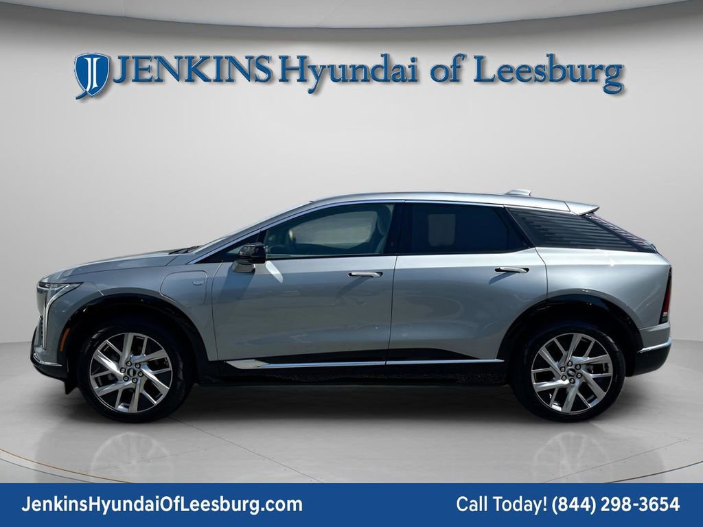 Used 2026 Cadillac Optiq Luxury 1 image 9