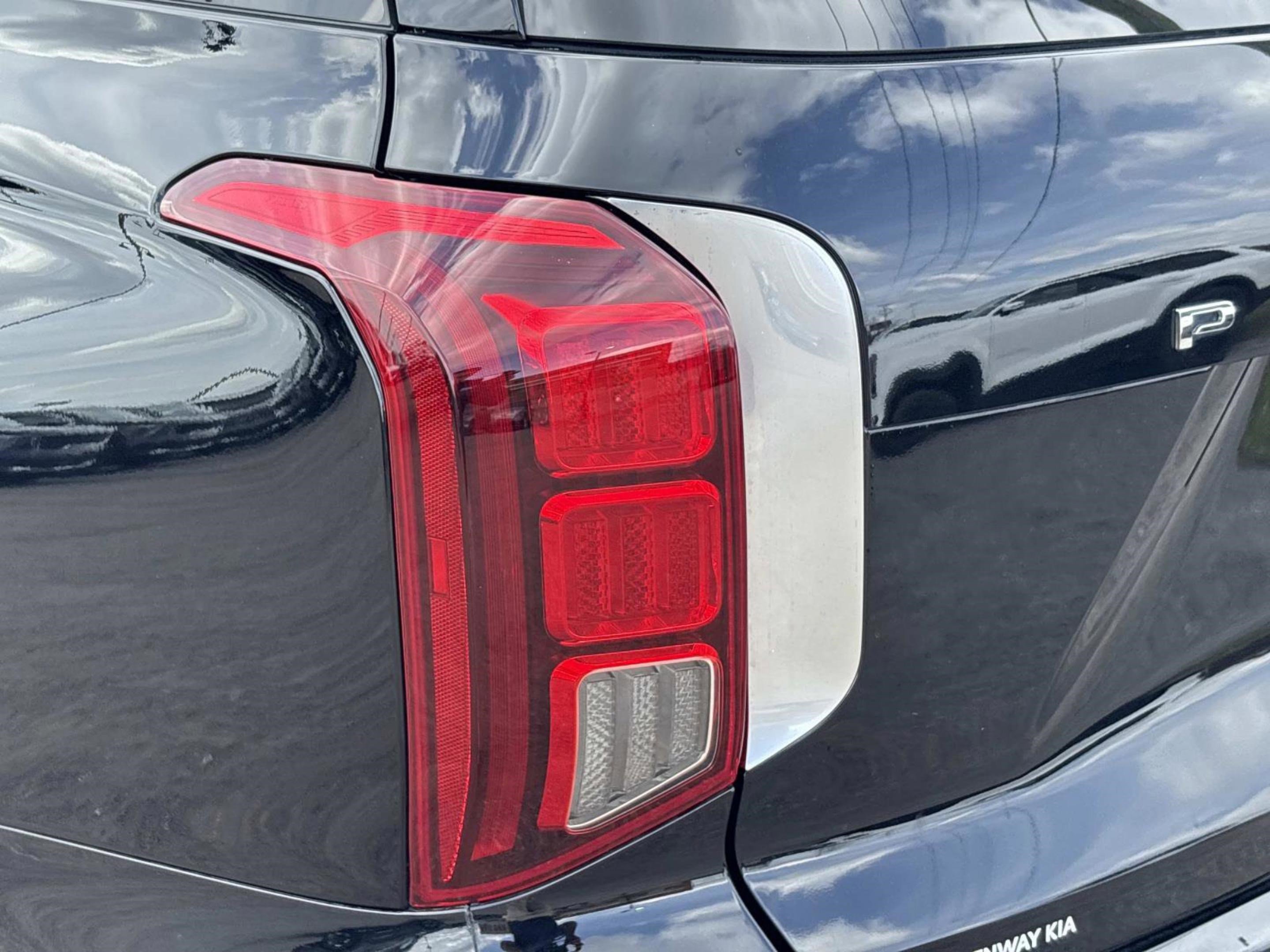 Used 2024 Hyundai Palisade Limited image 11