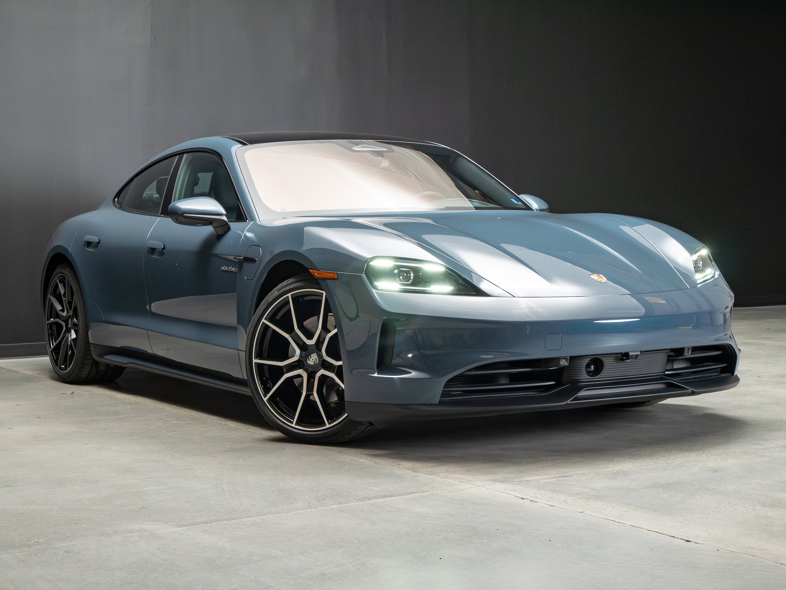 New 2026 Porsche Taycan RWD image 9