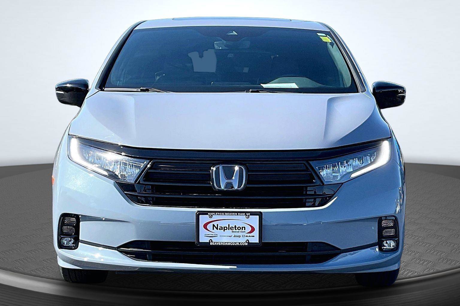 Used 2024 Honda Odyssey Sport image 3
