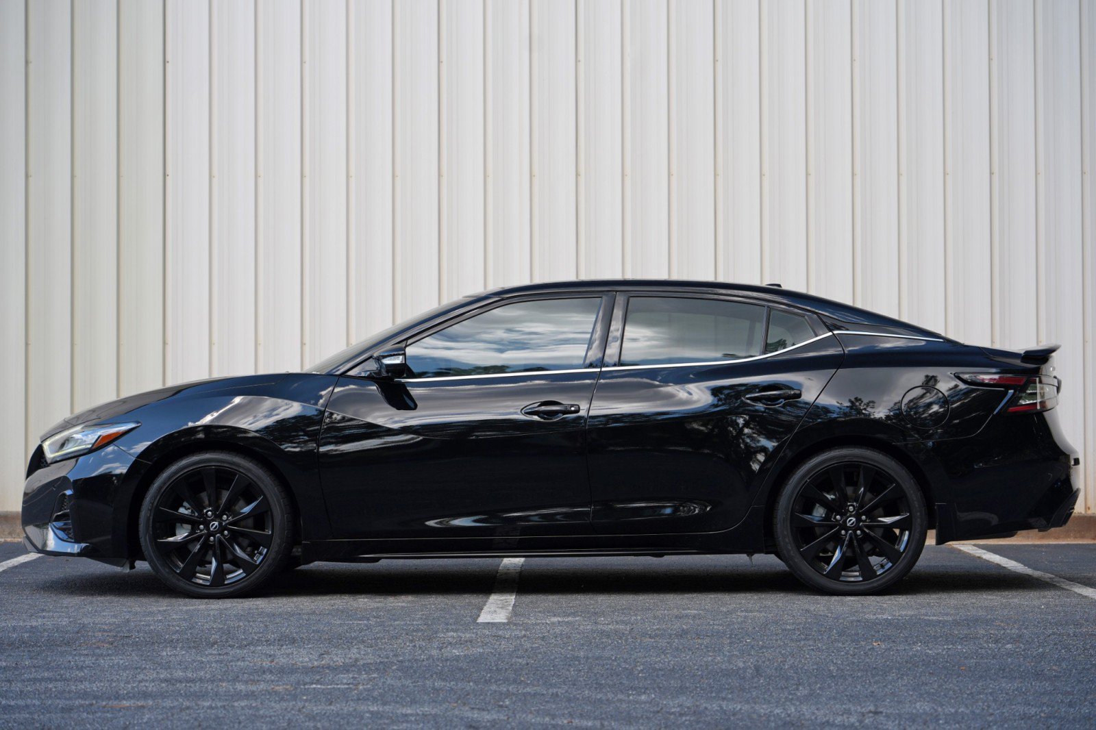 Used 2023 Nissan Maxima SR w/ Sport Mat Group FWD image 8