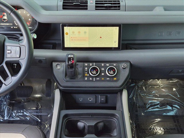 Certified 2024 Land Rover Defender 110 X-Dynamic SE AWD/4WD image 15