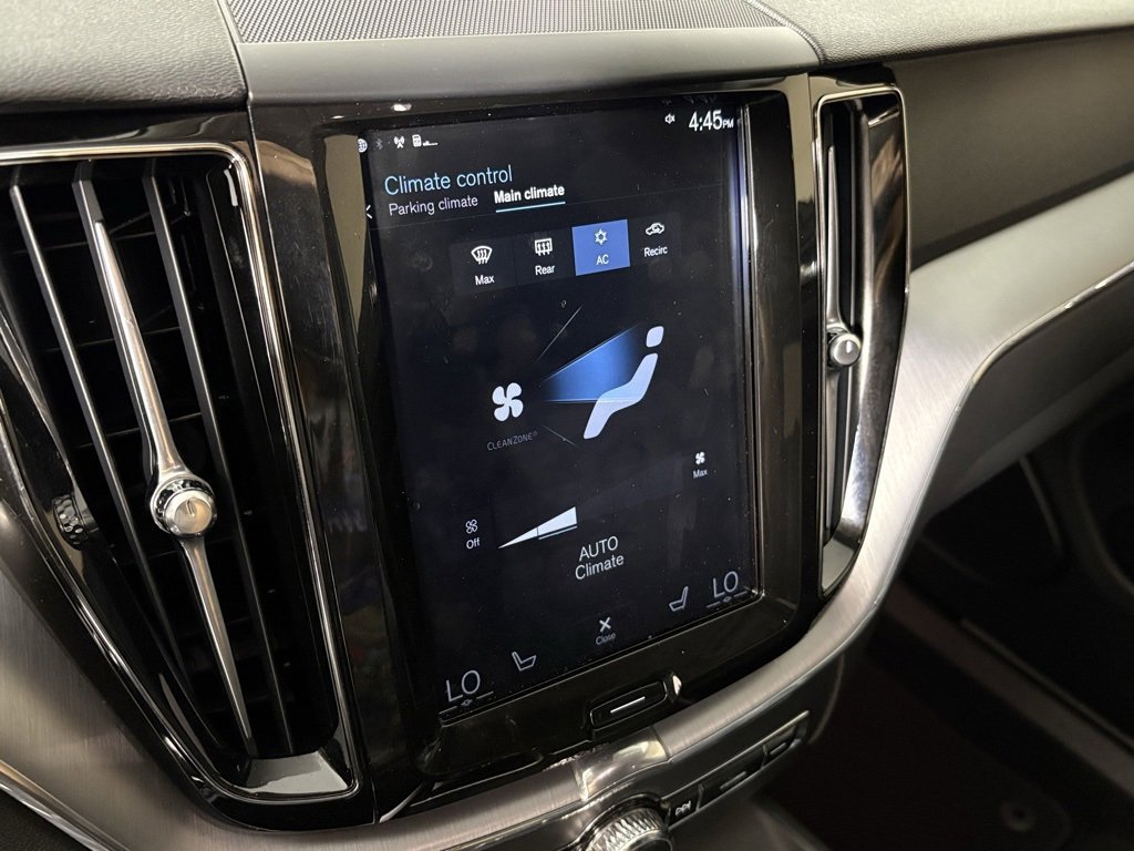 Used 2018 Volvo XC60 T6 Momentum w/ Vision Package image 27