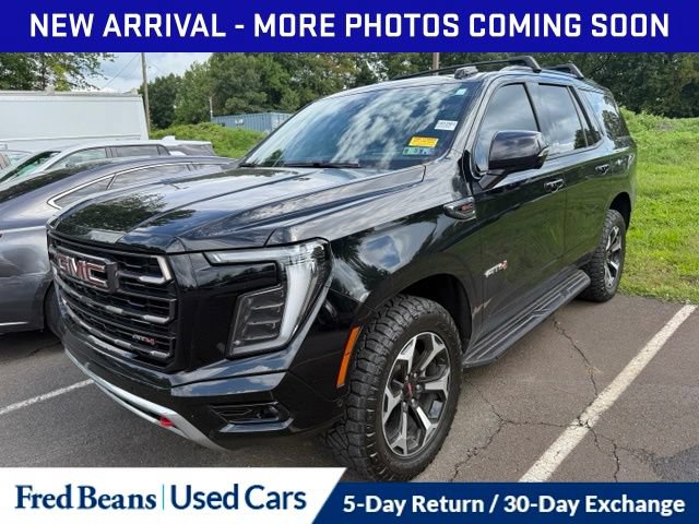 Used 2025 GMC Yukon AT4 w/ AT4 Premium Package AWD/4WD image 3