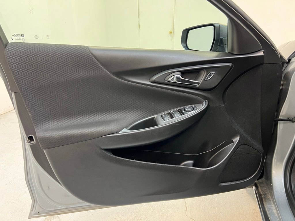 Used 2025 Chevrolet Malibu LS FWD image 14